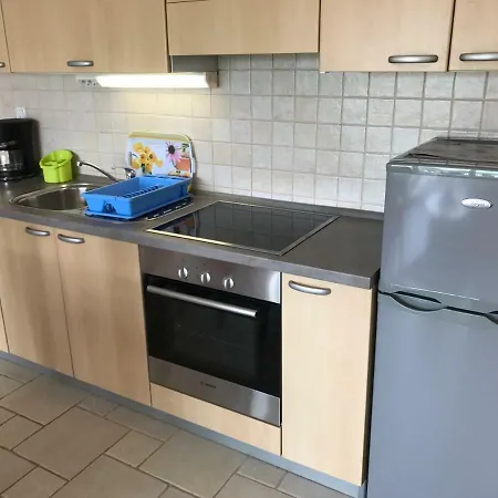 Marija B アパート クリムノ