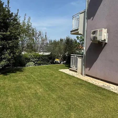 Marija B *